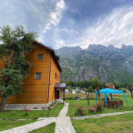 Guesthouse Mehmeti 발보너 외부 사진