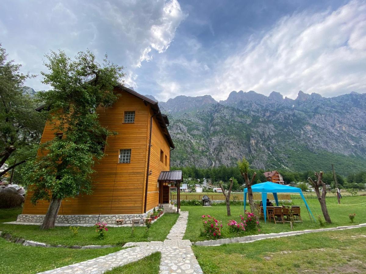 Guesthouse Mehmeti 발보너 외부 사진